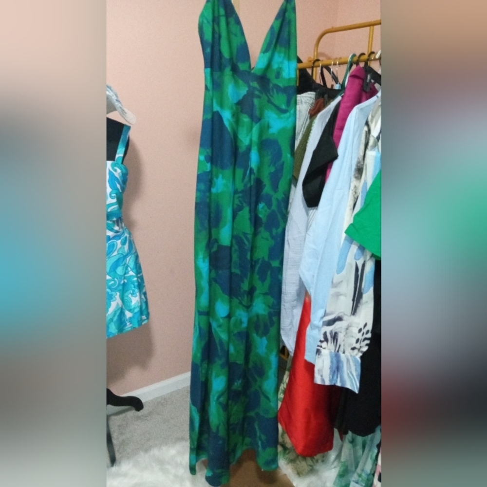 Elegant Green and Blue Midi Dress